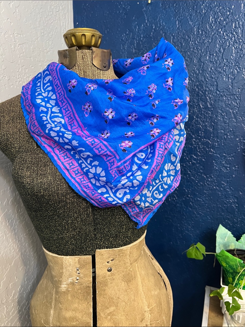 VINTAGE MARCO POLO BY MALANI SILK OVERSIZED FLORAL SCARF INDIA